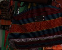 dinas-koperasi-ntt-batik-garment-accessories-decoration-02.JPG