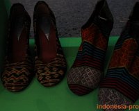 dinas-koperasi-ntt-batik-garment-accessories-decoration-03.JPG