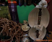 dinas-koperasi-ntt-batik-garment-accessories-decoration-05.JPG