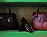 intako-handmade-bag-suitcase-wallet-belt-04.JPG