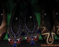 laila-embroidery-slippers-shoes-art-handmade-03.JPG