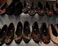 laila-embroidery-slippers-shoes-art-handmade-04.JPG