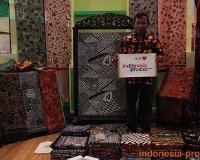 rumah-batik-traditional-fabric-garment-01.JPG