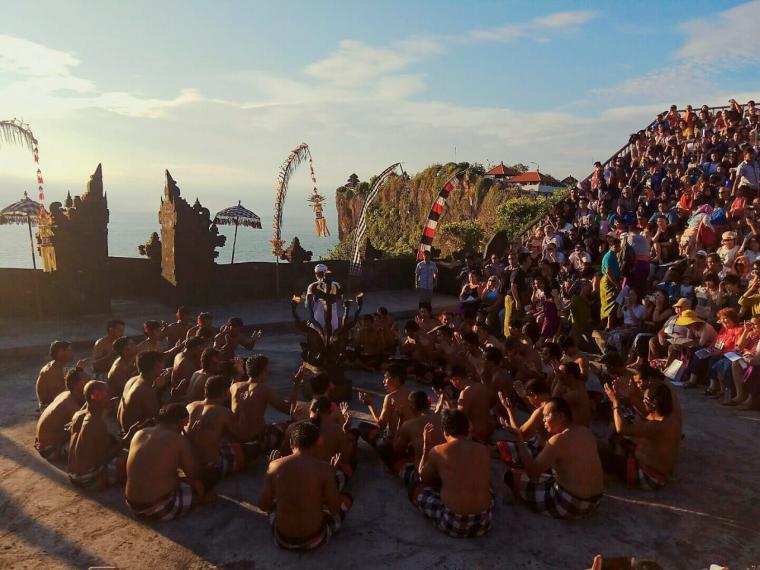 Lavensia Tour and Travel