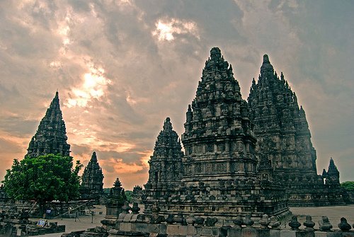 Arya Wisata Tours Yogyakarta