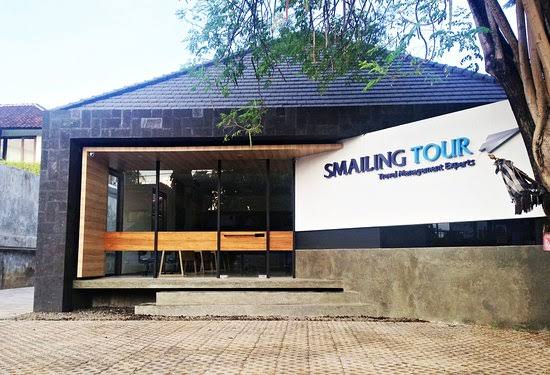 Smailing Tour