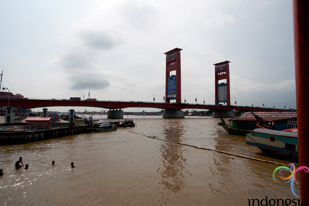 truly-asia-ampera_b_1dfb485.jpg