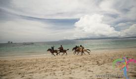 lakey-beach-dompu-sumbawa-2.jpg