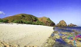 seger-beach-kuta-lombok-2.jpg