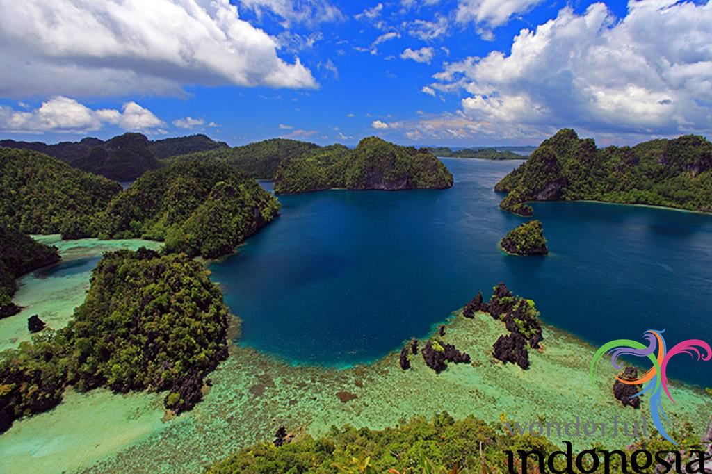 West Papua - West Irian Jaya Tourism - Photo Gallery - misool island