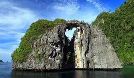 love-stone-misool-papua-barat.jpg