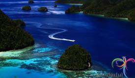 wayag-island-raja-ampat-papua-barat-2.JPG