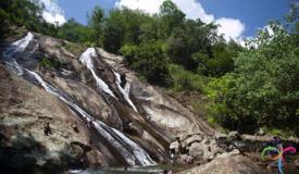 bayang-sani-waterfall-west-sumatra-2.jpg