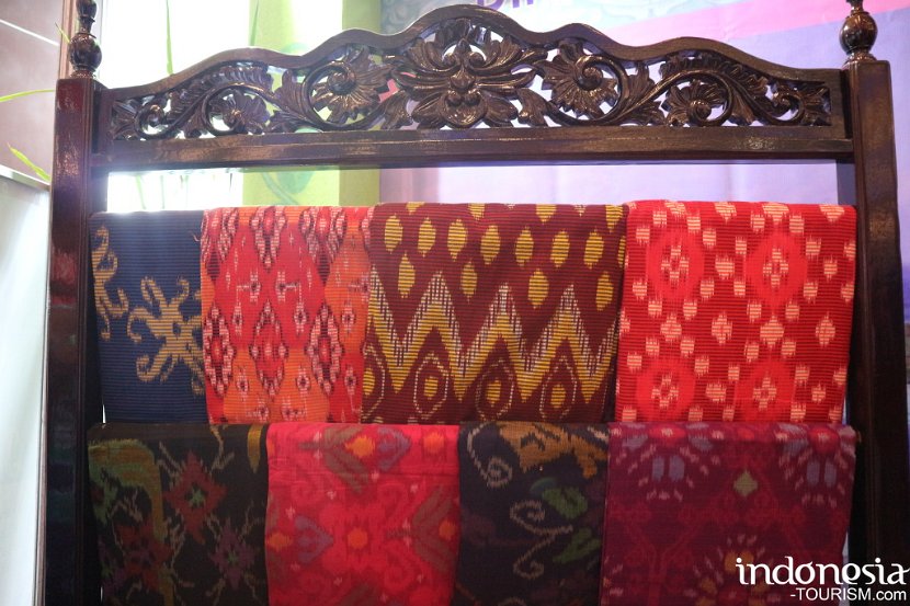 Dinas-Pariwisata-indonesian-woven