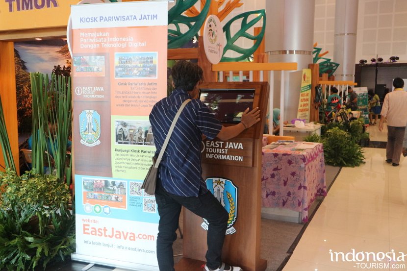 East-Java-Kiosk-at-Majapahit-Travel-Fair