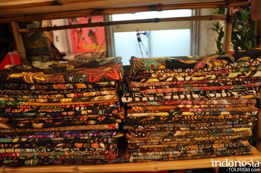 Gayatri-bati-fabrics