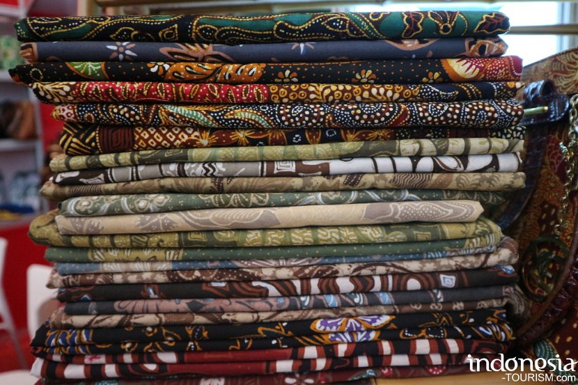 Gayatri-various-batik-motif