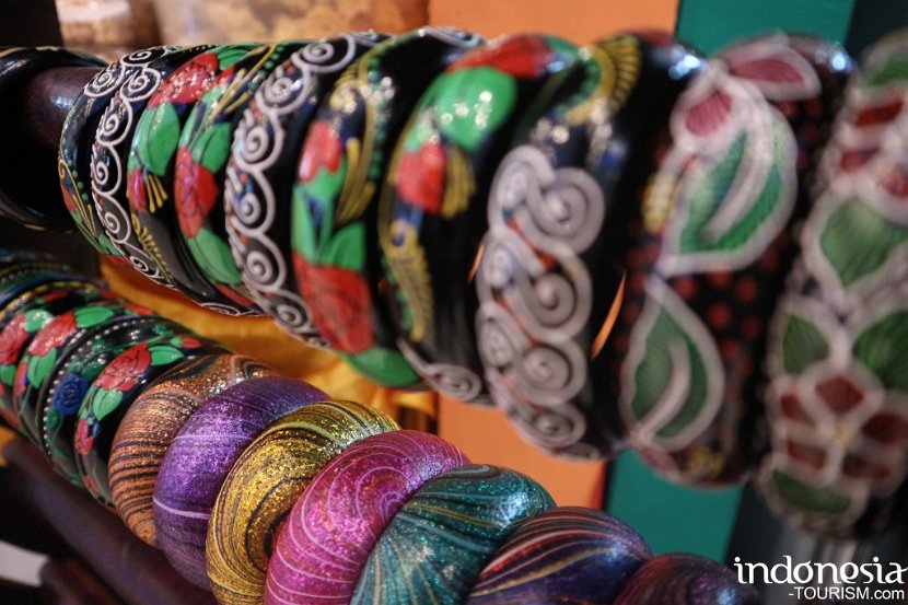 Mentari-Handicraft-fashion-crafts