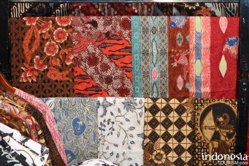 Moro-Dadi-handwriting-contemporary-batik