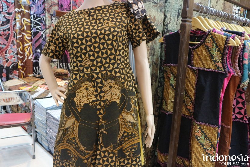 Wulanik-Batik-dress