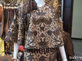 Jawi-Kinasih-fashion-woman.JPG