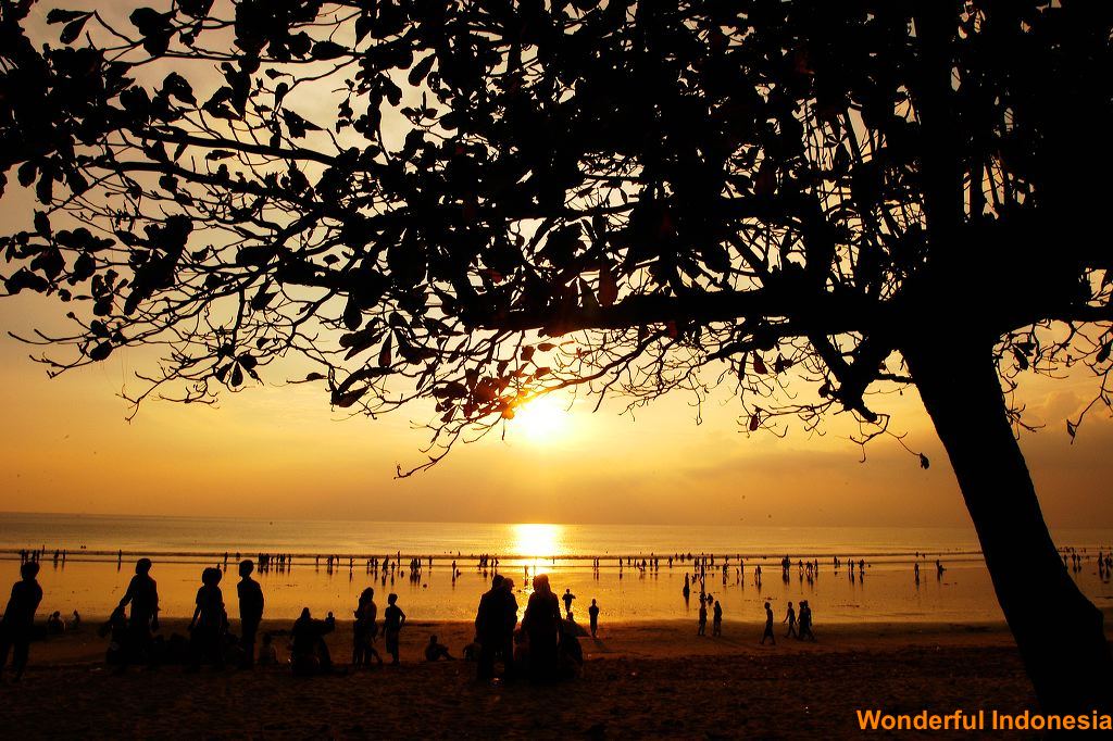 dawn_at_kuta_beach__1c838a0.jpg