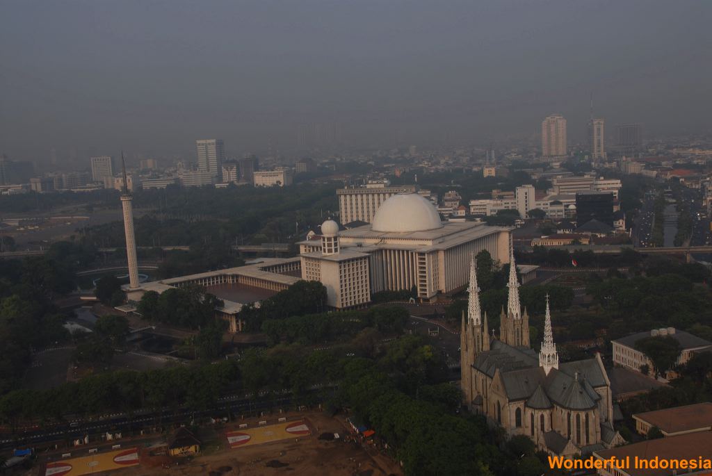 istiqlal_mosque_and_1c83925.jpg