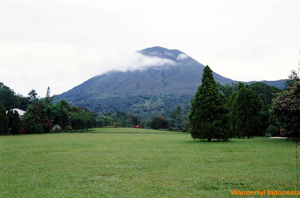 kelabat_mountain__n_1c87cb7.jpg