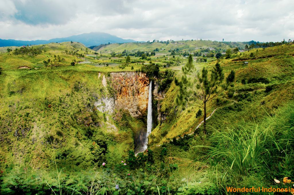 sipiso-piso_waterfa_1c83966.jpg