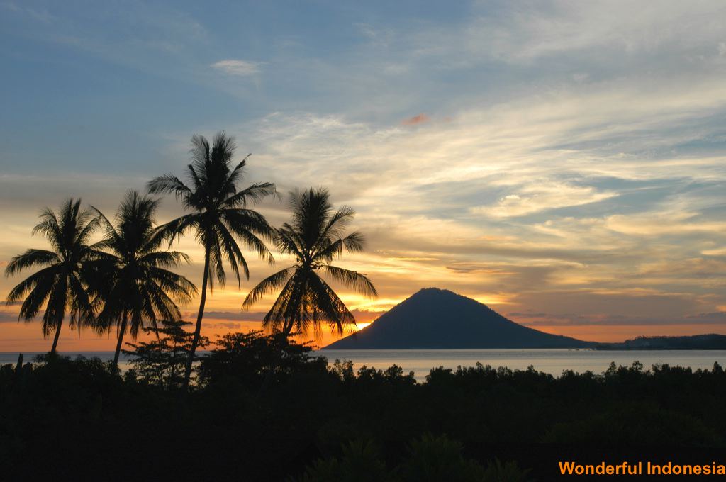 sunset_at_bunaken___1c87cc1.jpg