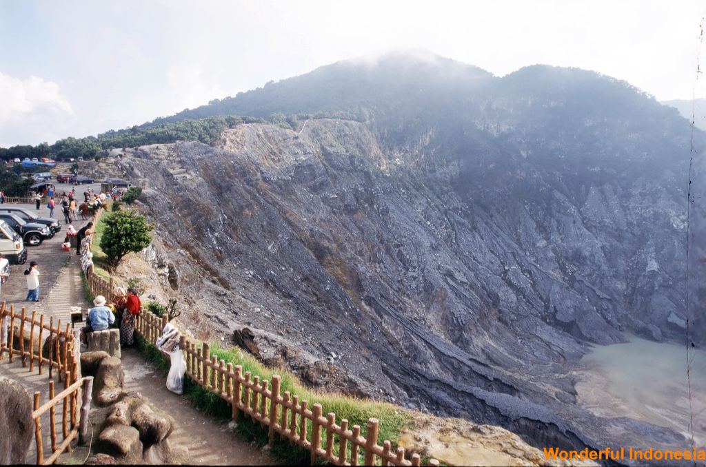 tangkuban_perahu_mo_1c8803a.jpg