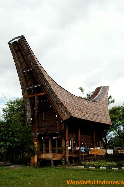 toraja_house__south_1c8398e.jpg