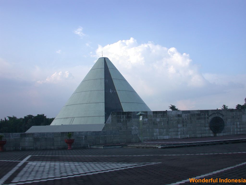 yogya_kembali_monum_1c839c7.jpg
