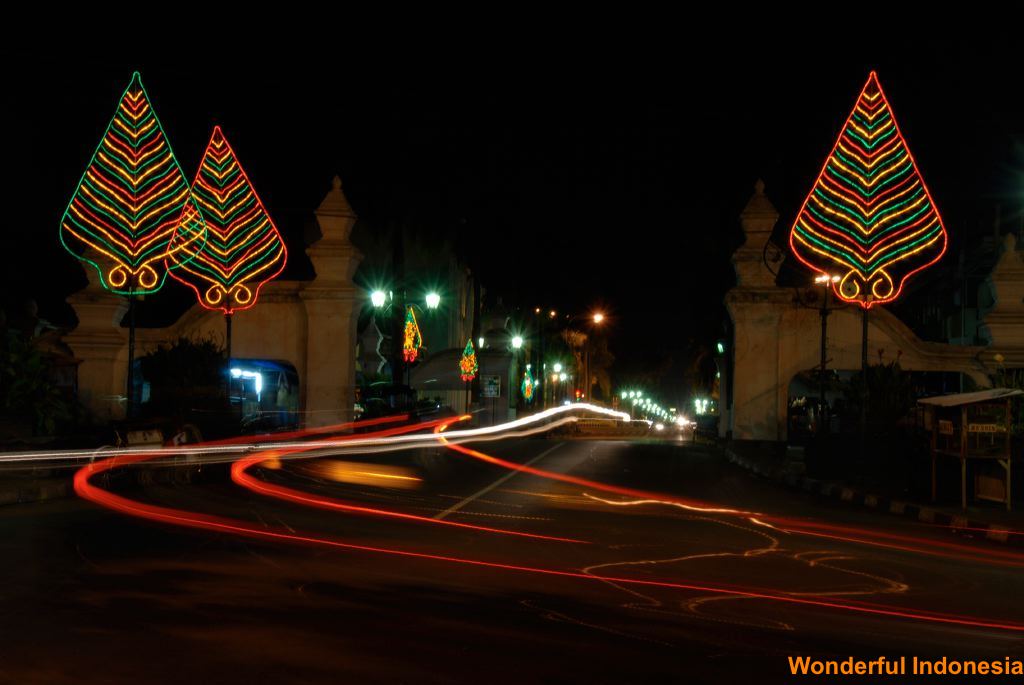 yogyakarta_at_night.jpg
