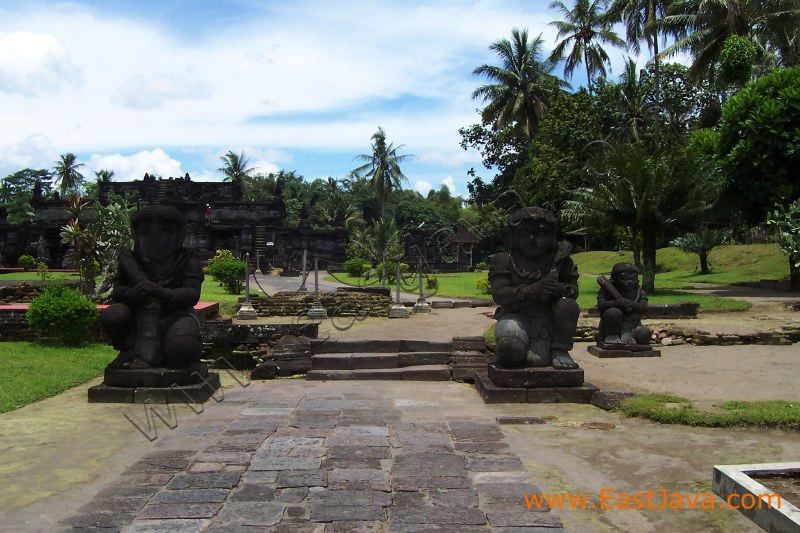 penataran_temple_bli_3dc45d.jpg