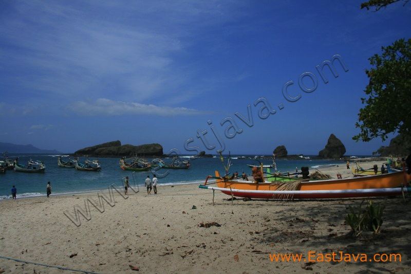 watu_ulo_jember_indonesia.jpg