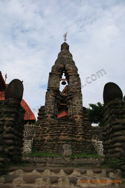 puhsarang_church_kediri_1.jpg