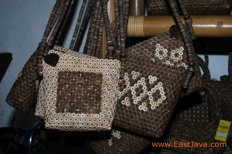 coconut_shell_handic_3c1e27.jpg