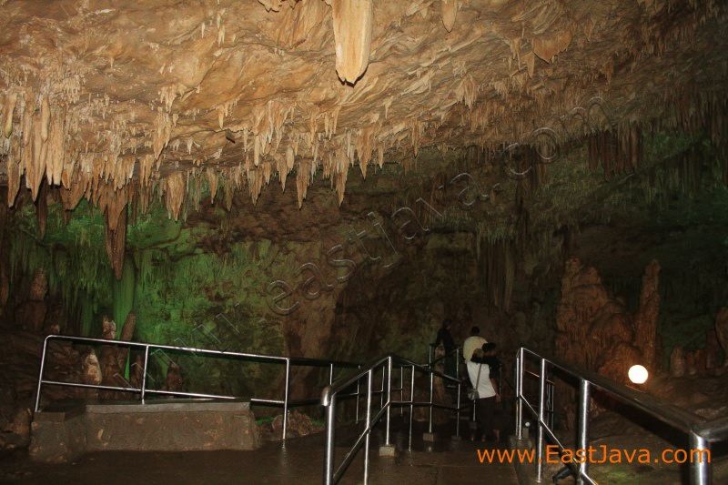 maharani_cave_lamong_3c1e30.jpg
