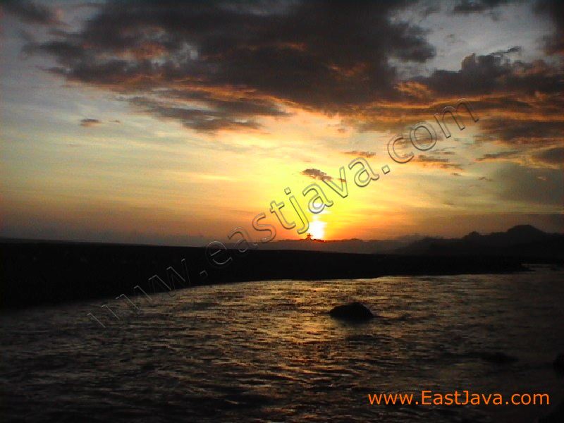 bambang_beach_sunset_1.jpg