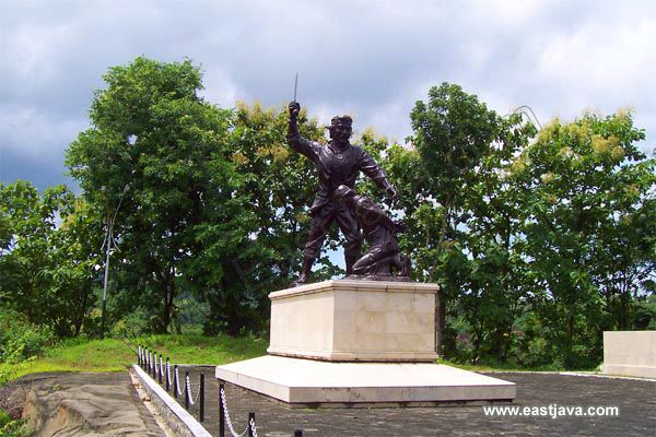 kresek_monument_madiun_2.jpg