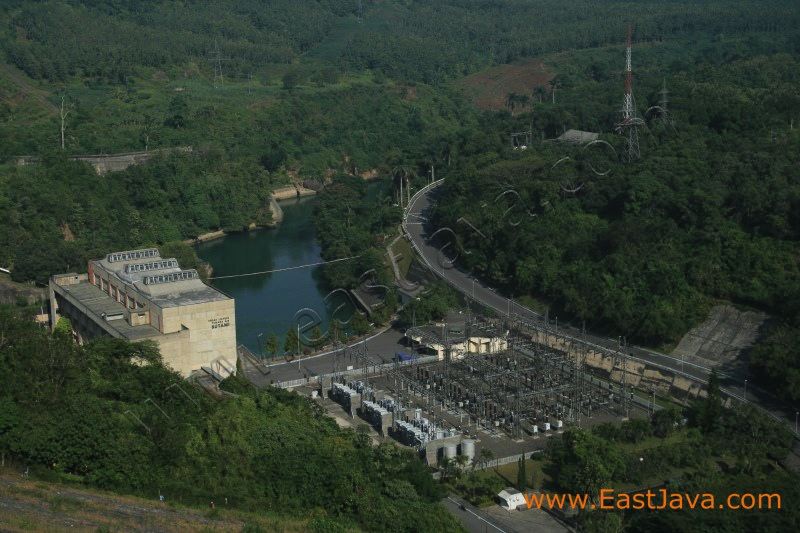 karangkates_dam_malang_1.jpg