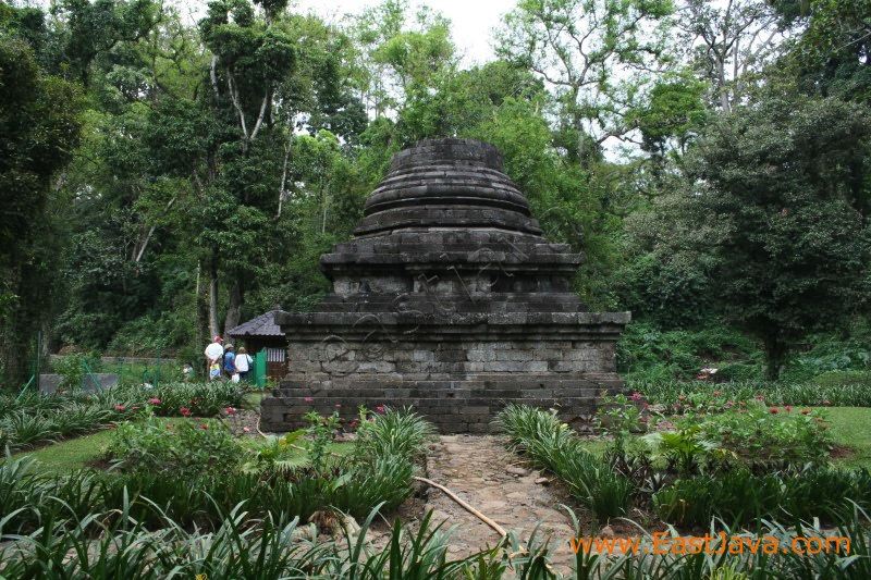 sumberawan_temple_malang_4.jpg