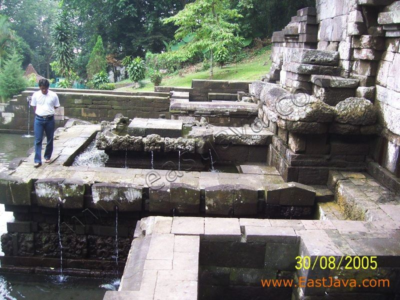 jolotundo_temple_tro_3c22b7.jpg