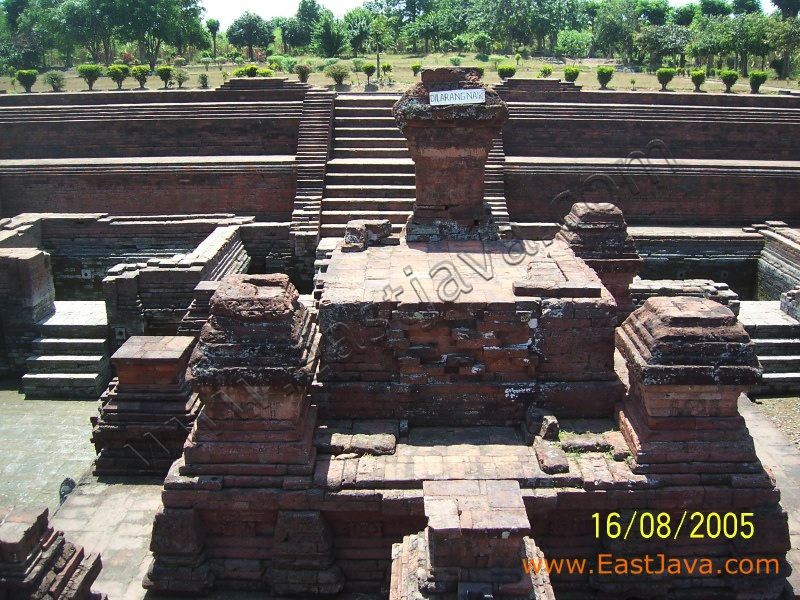 tikus_temple_mojokerto.jpg