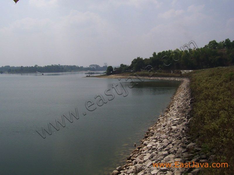 pondok_dam_ngawi_indonesia.jpg