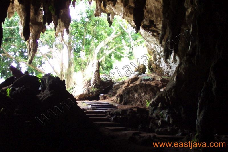 tabuhan_cave_pacitan_3.jpg
