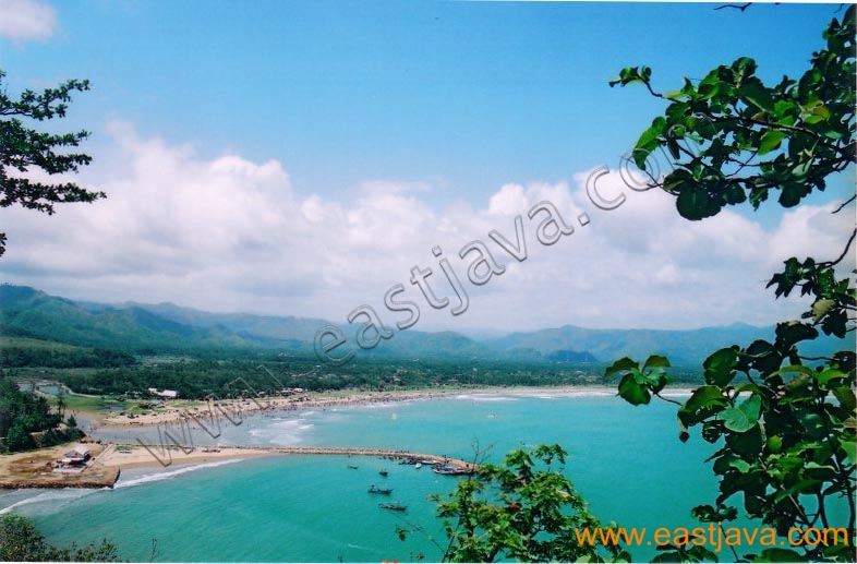 teleng_ria_beach_pacitan_1.jpg