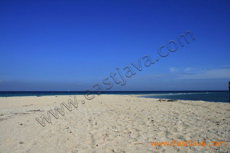 gili_ketapang_island_3c2626.jpg