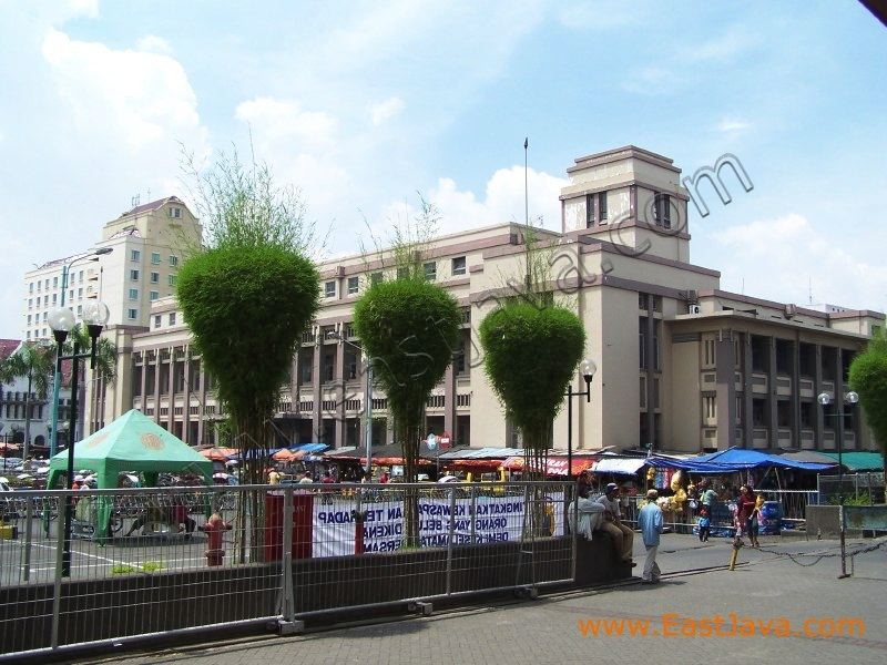 internatio_building__3d3b18.jpg